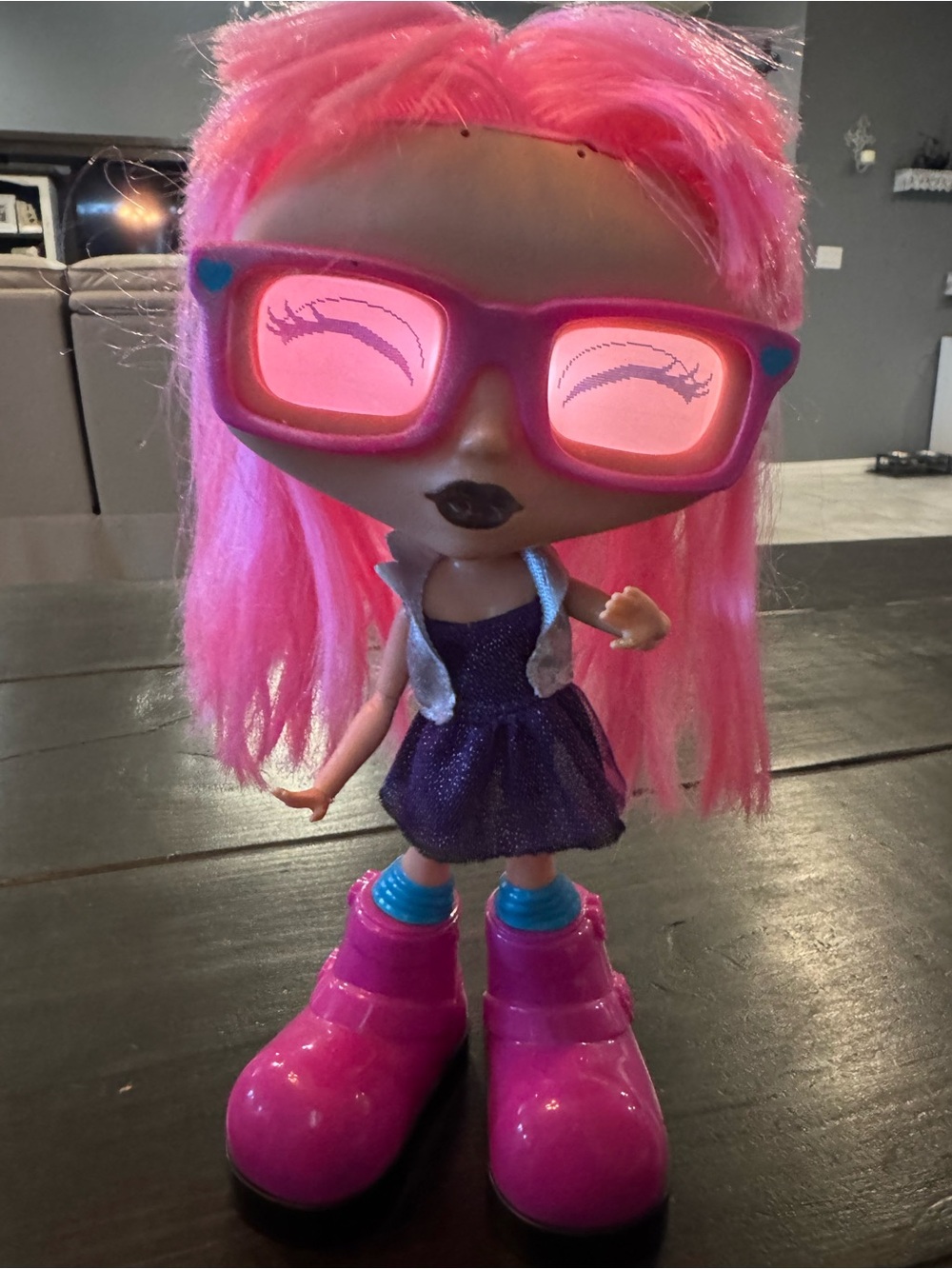 Spin master chatster Gaby interactive Doll vibrant, pink hair